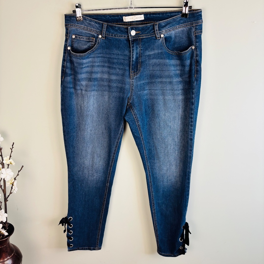 C Est 1946 Lace Up Hem Skinny Jean Size 16W